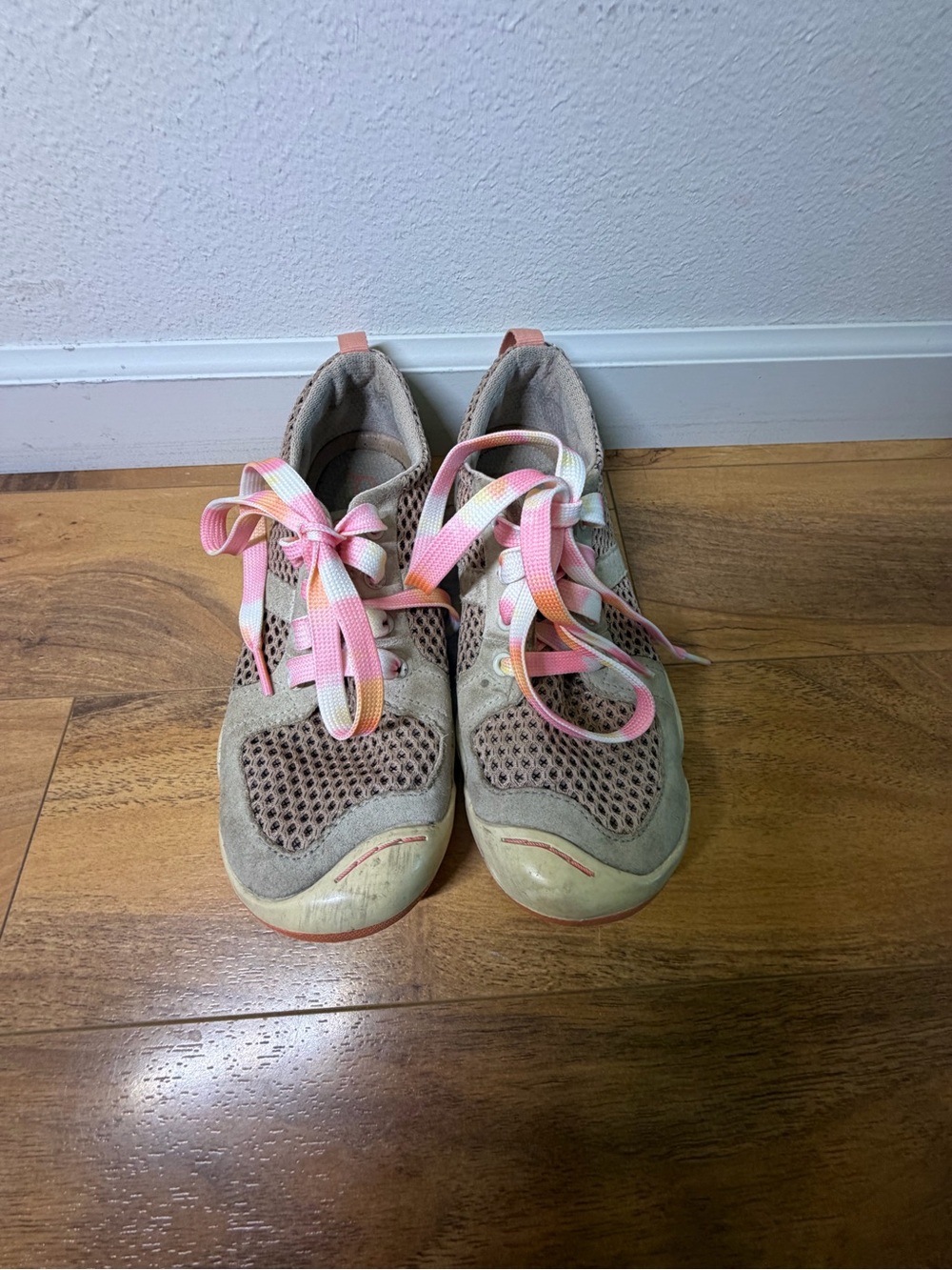 Girls Plae shoes size 4